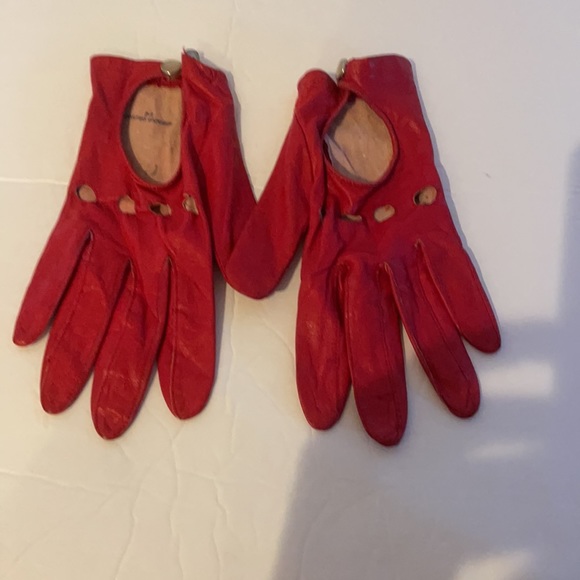 Vintage Red Capeskin Gloves - Picture 7 of 10